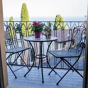 Tyche & Apartament Taormina